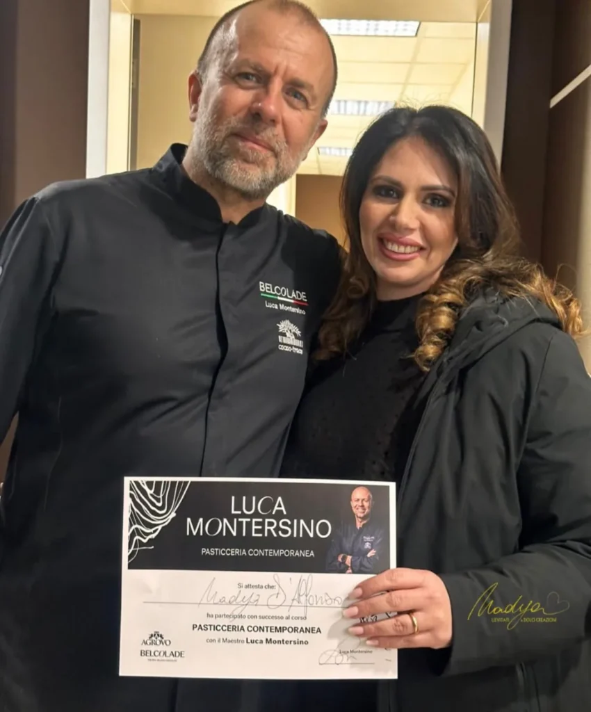 Nadya con l’attestato di un corso di pasticceria contemporanea